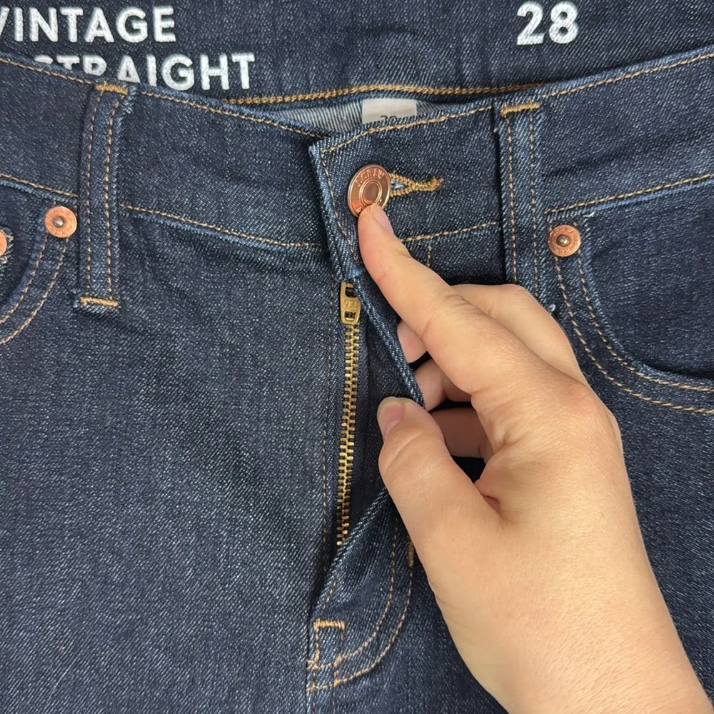 J Crew women’s 9” mid-rise vintage slim-straight jeans in resin rinse size 28 - Image 8