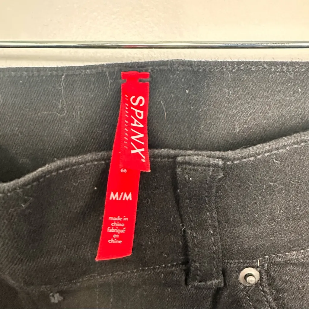 SPANX EveryWear Ankle, Pull-On, Skinny Jeans, Black, Size Medium - Image 6