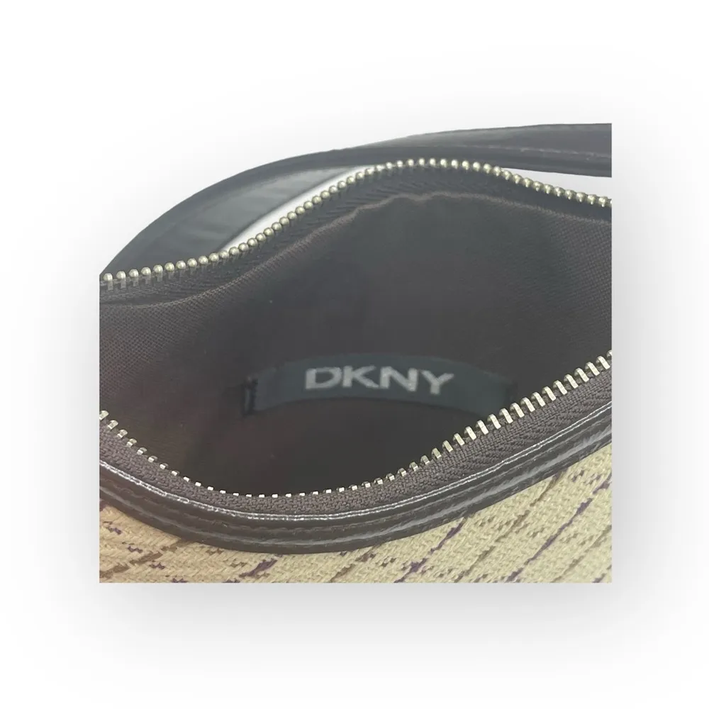 DKNY 𖣴 Woven Crosshatch Mini Bag Handbag 𖣴 Straw 𖣴 Choc Brown Leather Trim 𖣴 - Image 10