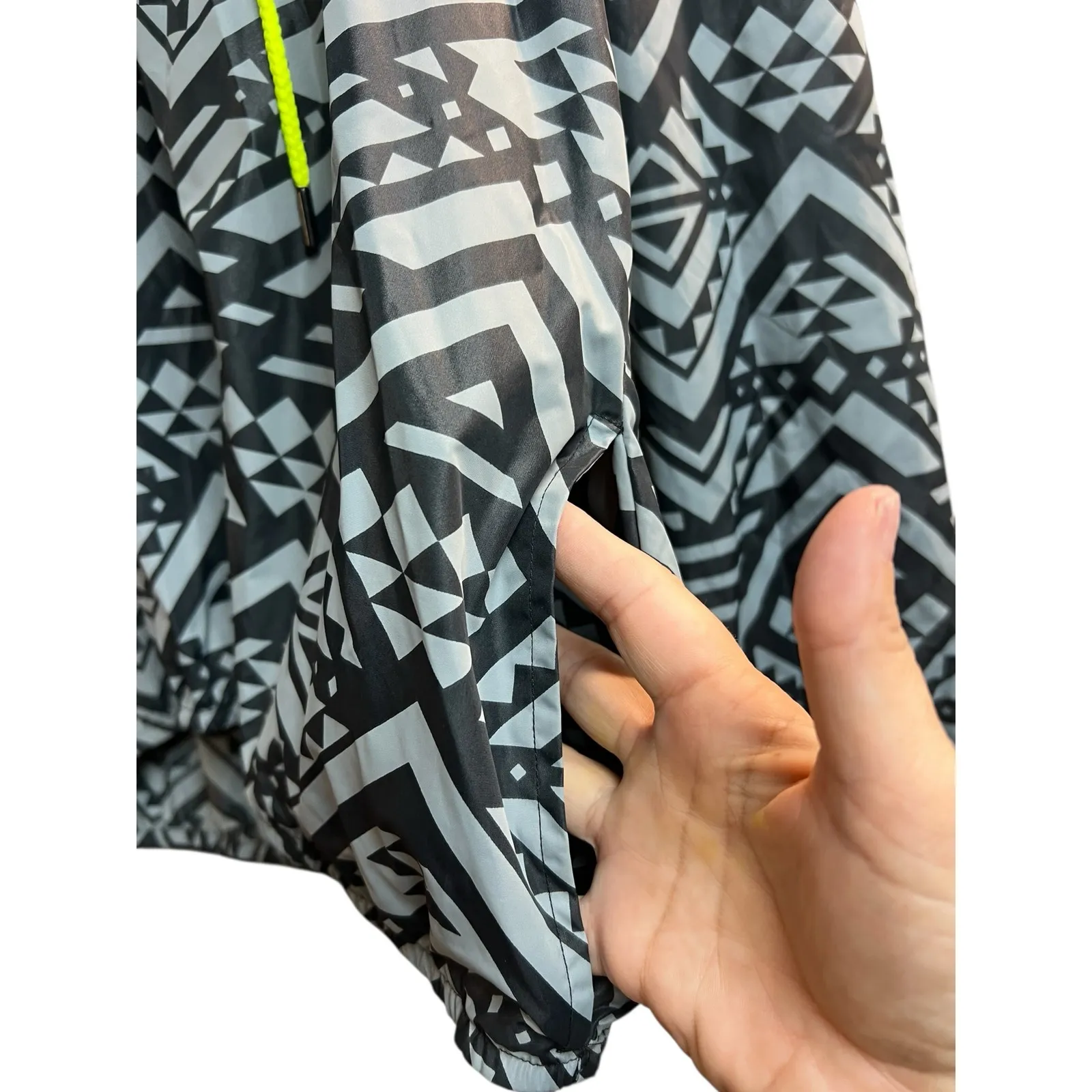 Victoria's Secret PINK Gray Black Aztec Print Anorak Pullover Windbreaker M/L Size M - Image 5