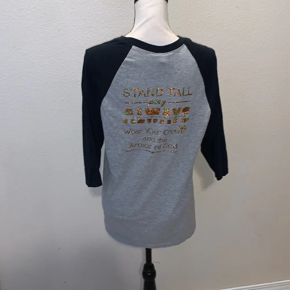 Gildan Grey 3/4 sleeve gold pineapple Jesus god biblical saying shirt - Image 5