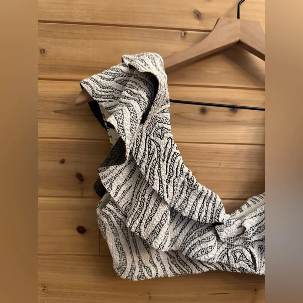 NWT Devon Windsor Size Medium Zebra Print Ruffle Low Cut Swimsuit Top Black - Image 3