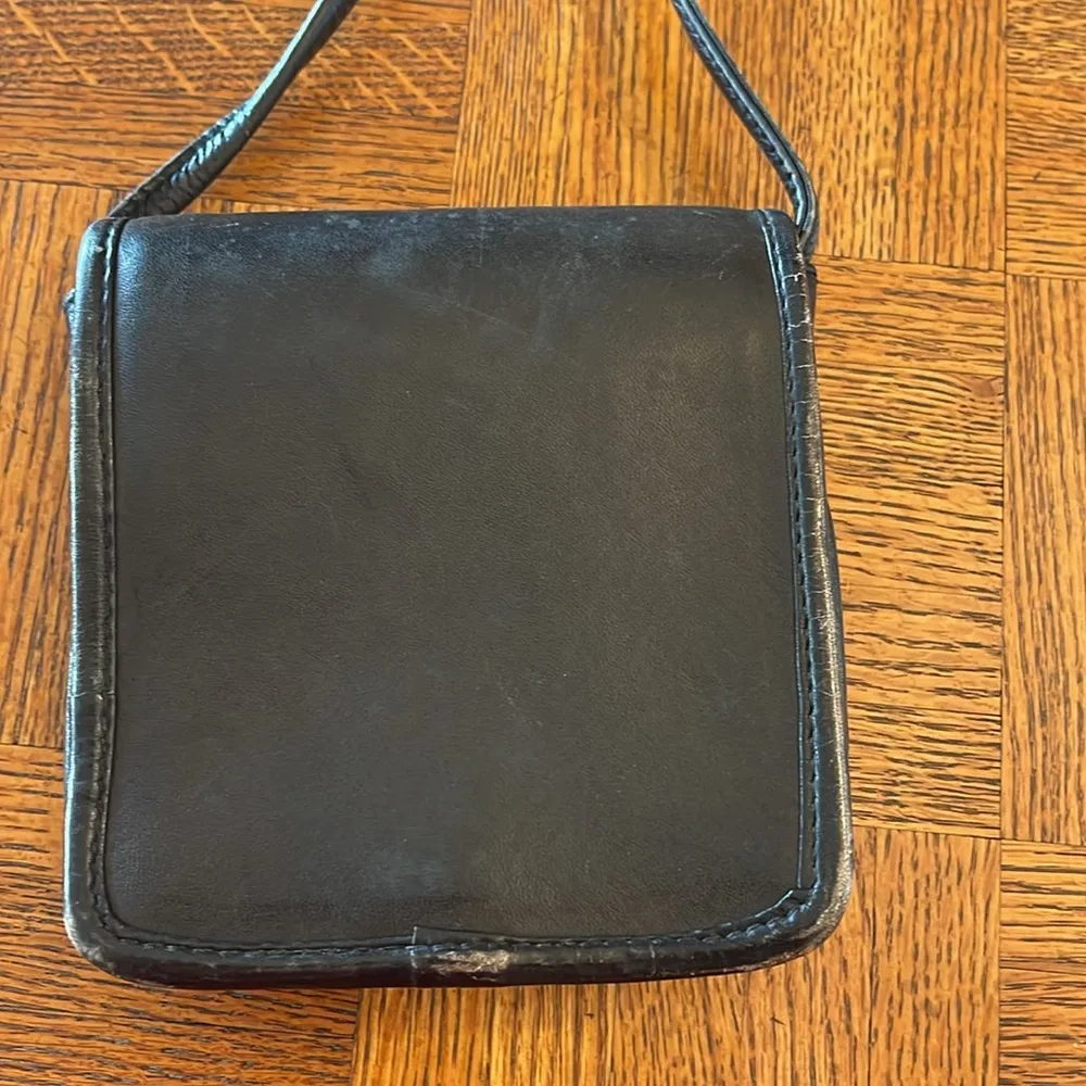 Vintage HOBO brand fold over leather Crossbody Black - Image 3