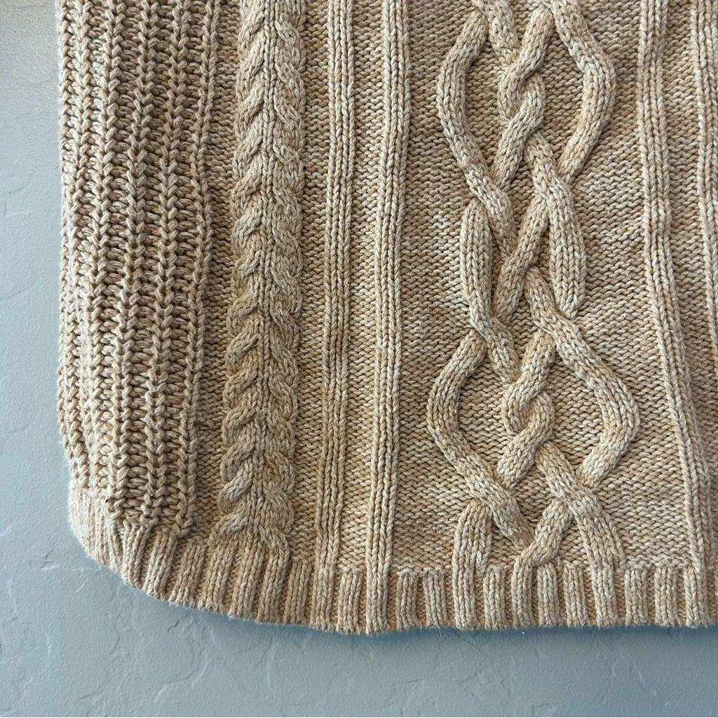 ⭐️Old Navy camel tan neutral colored chunky cable knit sweater size medium - Image 14