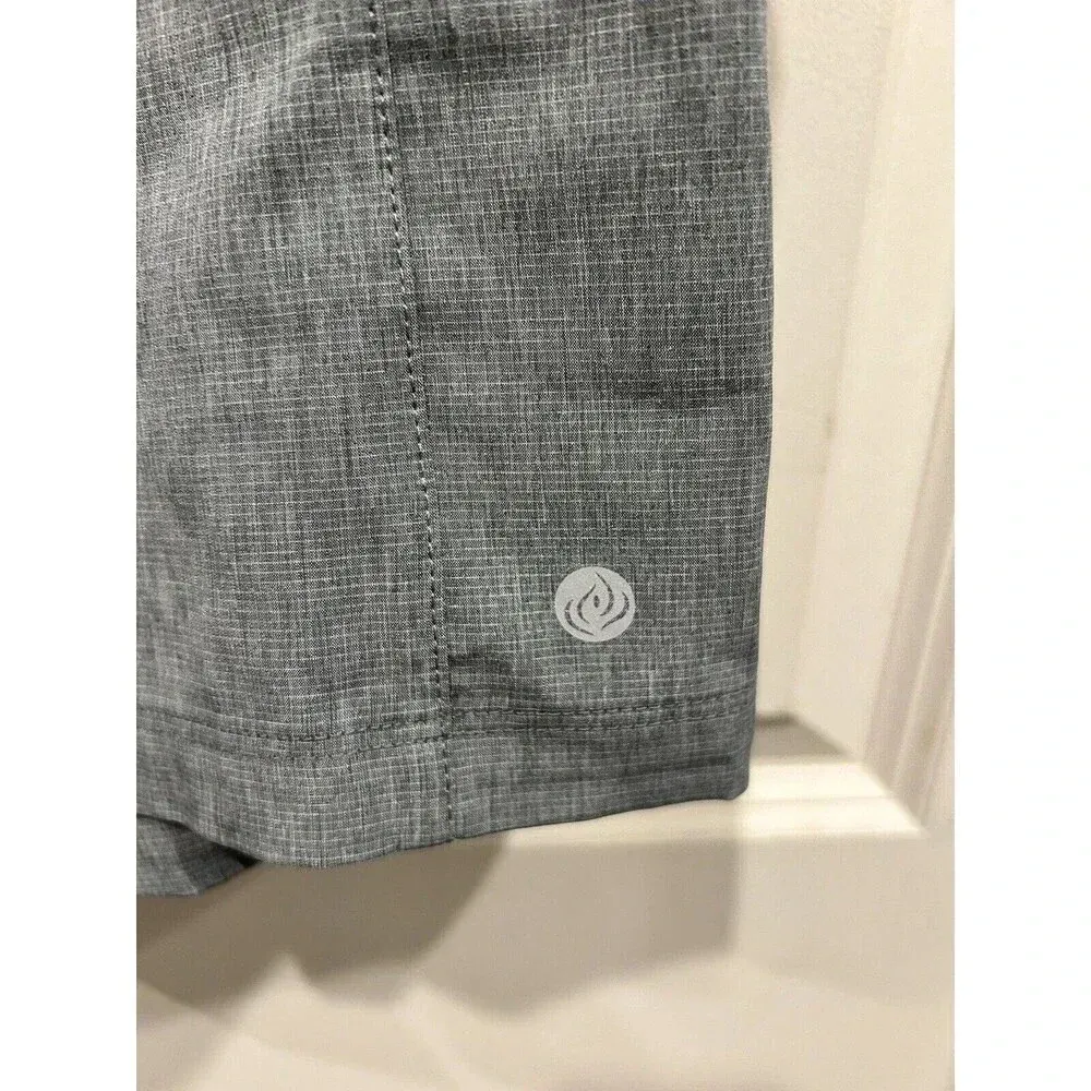 Apana‎ Women’s Gray Yoga Lifestyle Shorts Size Large - Image 2