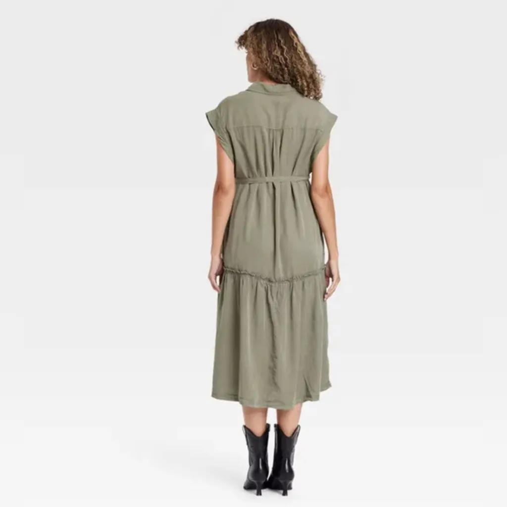 Isabel NWT Maternity Green Short Sleeve Button - Image 2