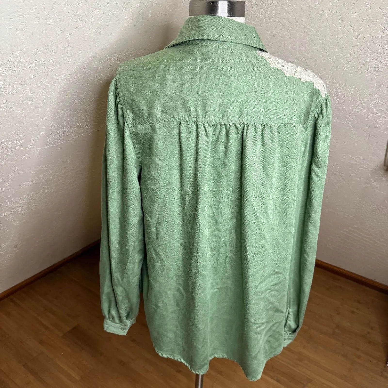 Canyon Retreat Top Womens Medium Green Doily Patchwork Button Down Boho - Image 9