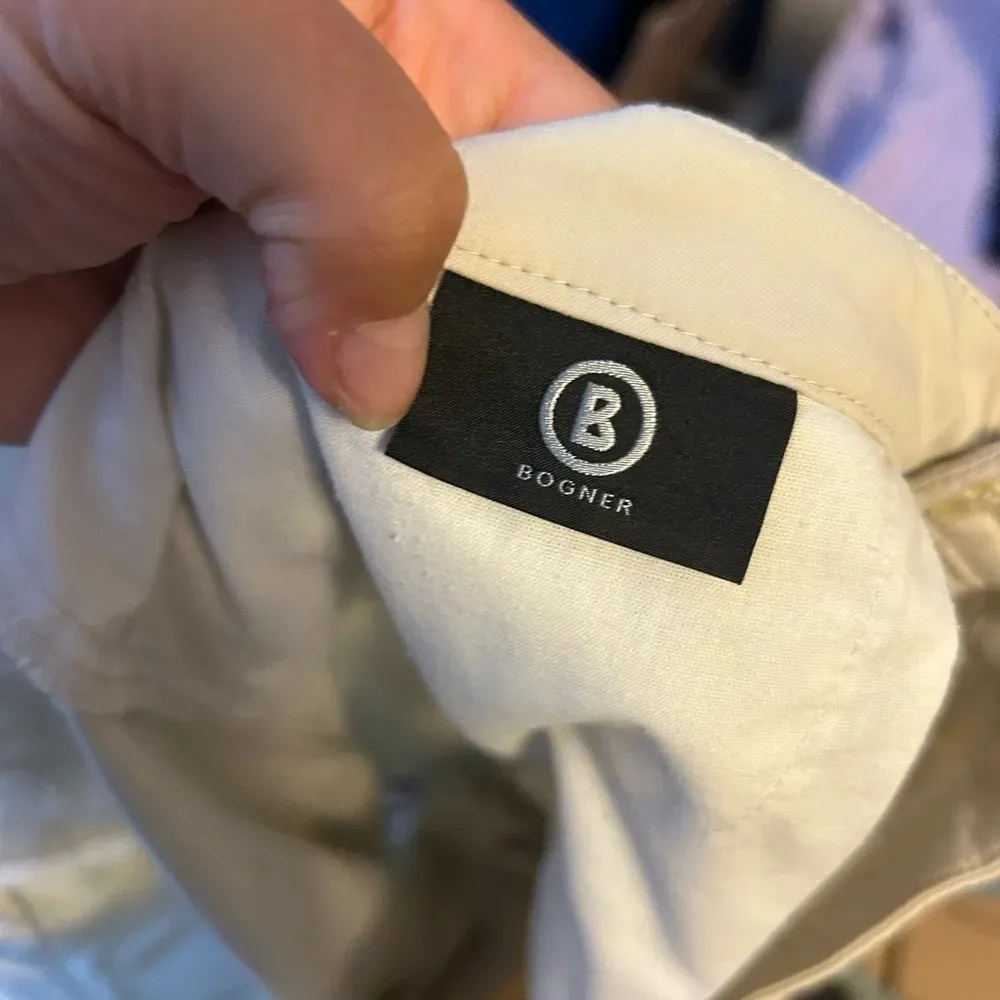 Bogner Cream Bermuda Shorts Size 8 - Image 3