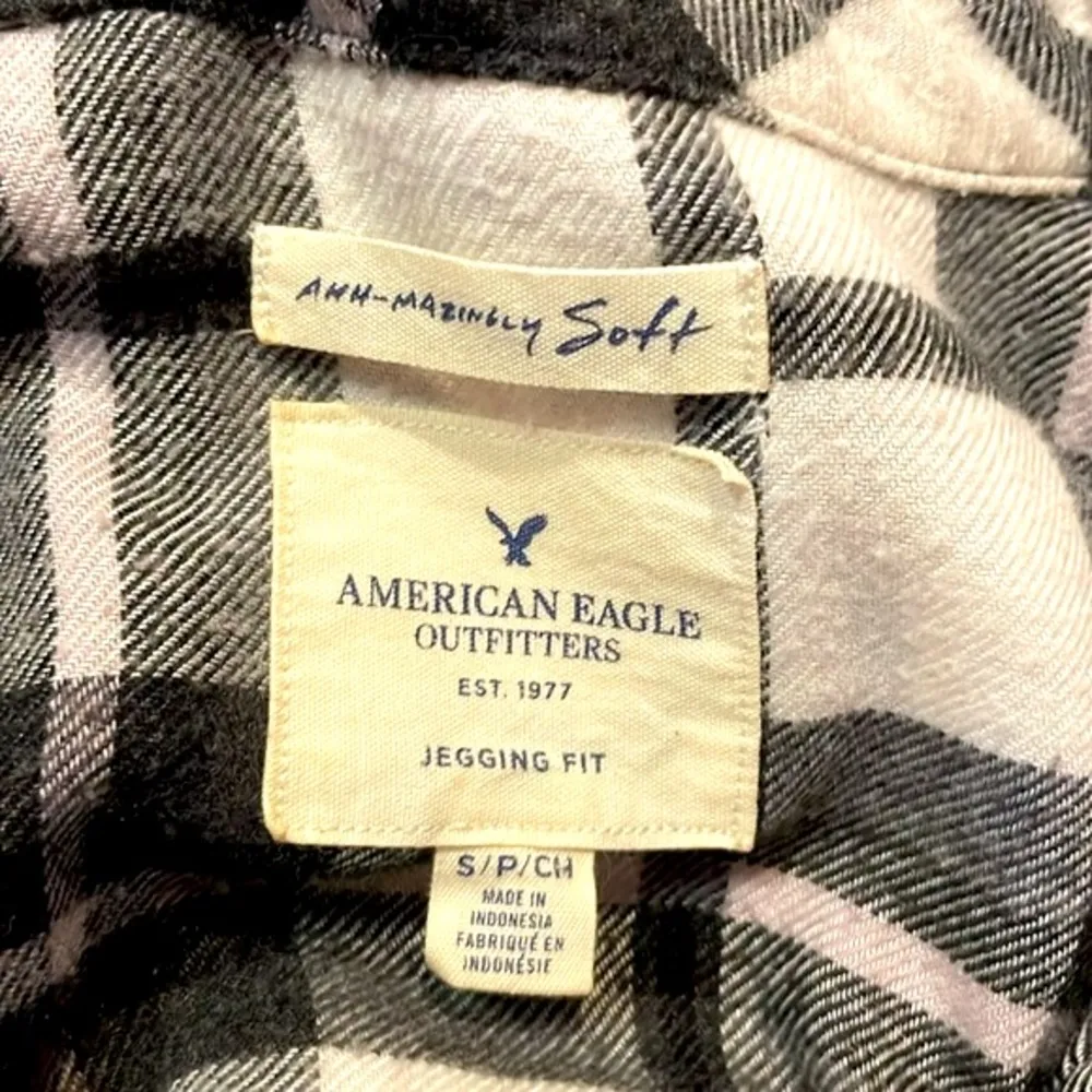 American Eagle- Black & White Ahh-amazingly Soft Flannel Jegging Fit Size Small - Image 4