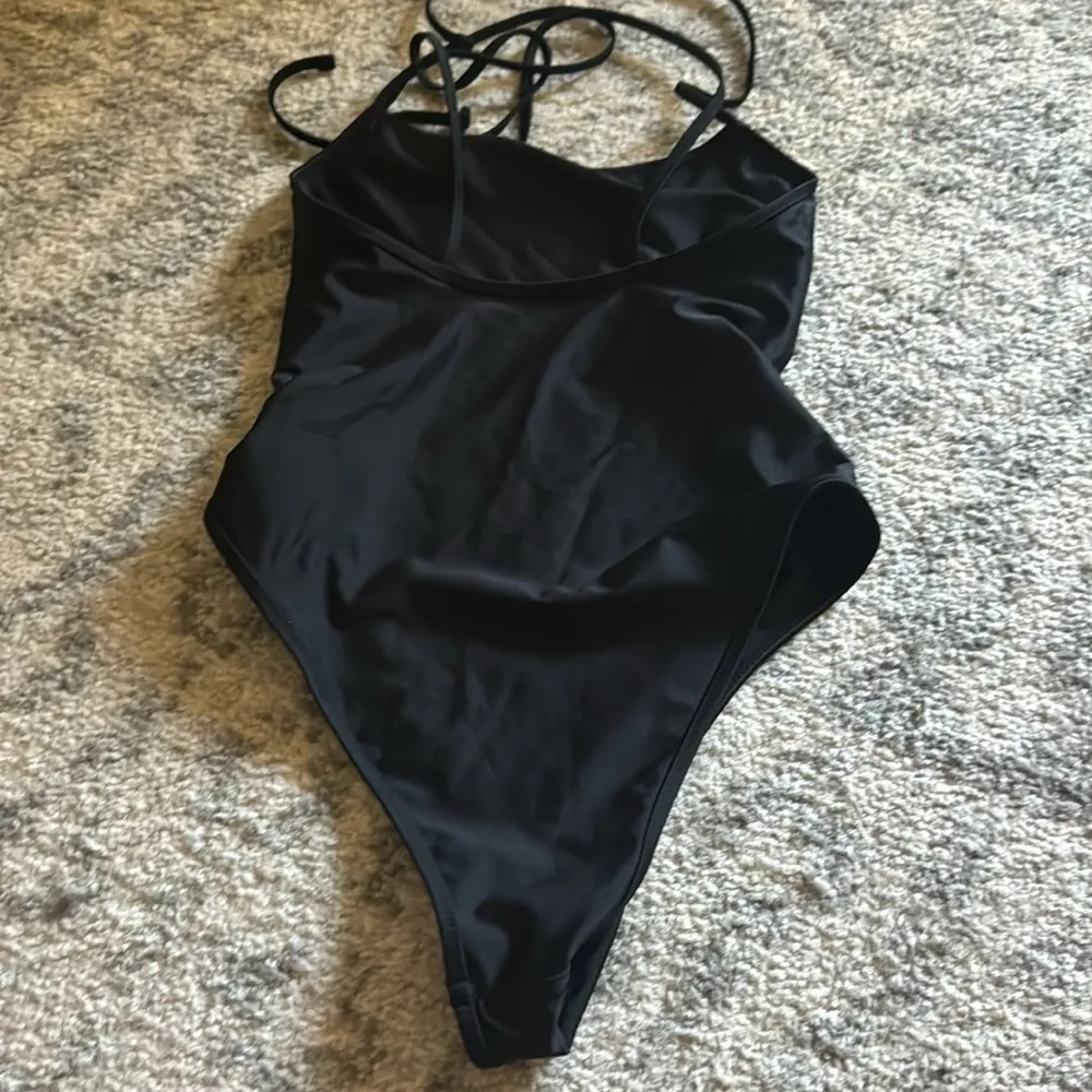 Alo x Tropic of C One Piece - Image 3