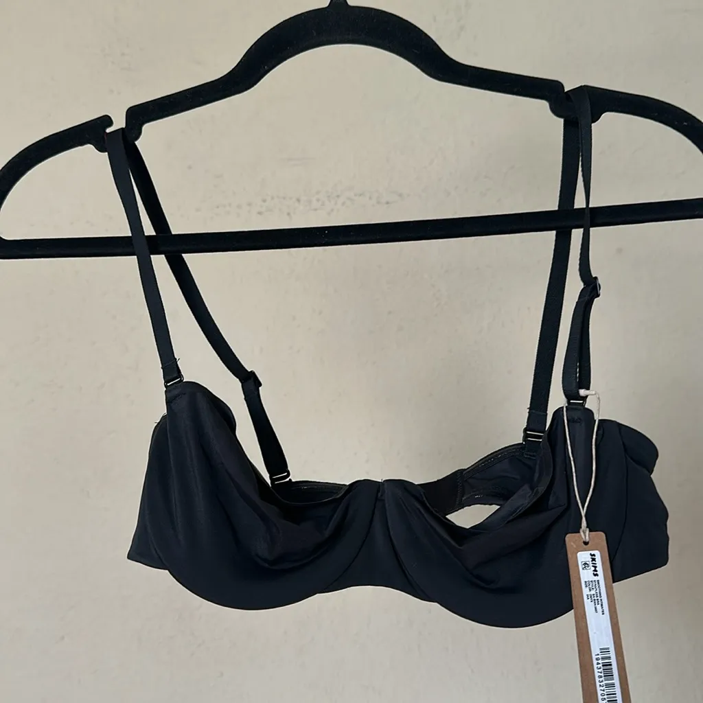 SKIMS Smoothing Intimates‎ Strapless Bra  BA-BAN-2607 color Onyx 34A - Image 2