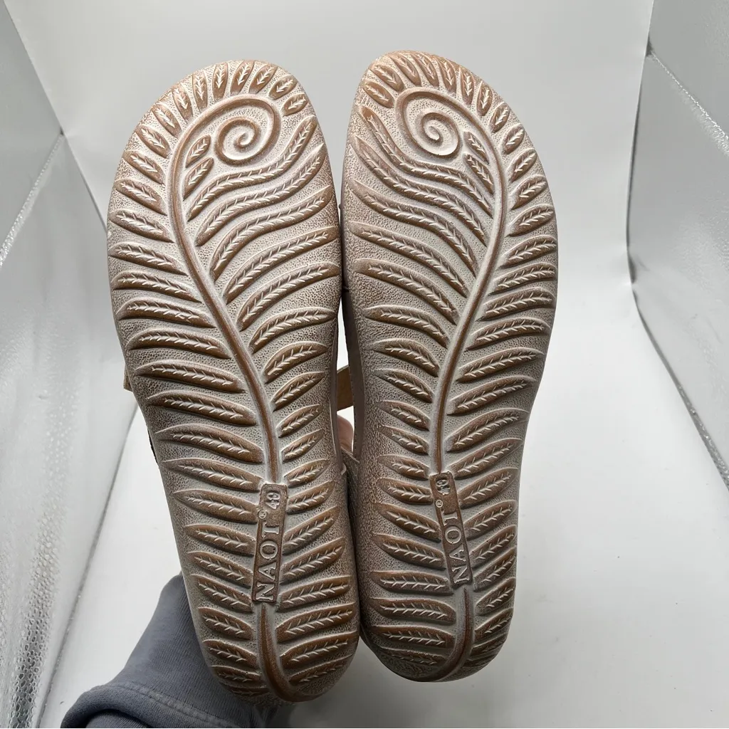 NWB Naot Papaki Women's color stone beige size 40 US 9 flat sandals comfort - Image 8