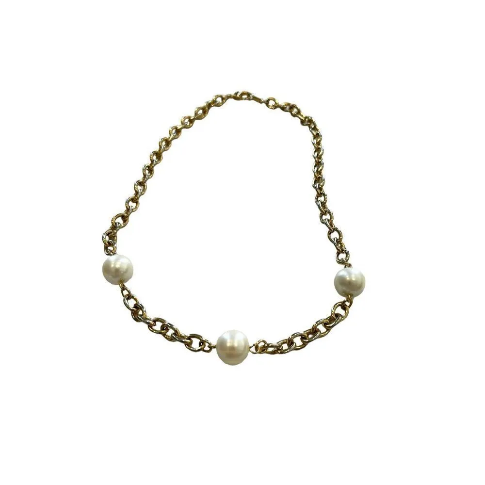 Gold tone rope chain and faux petal necklace - Image 3