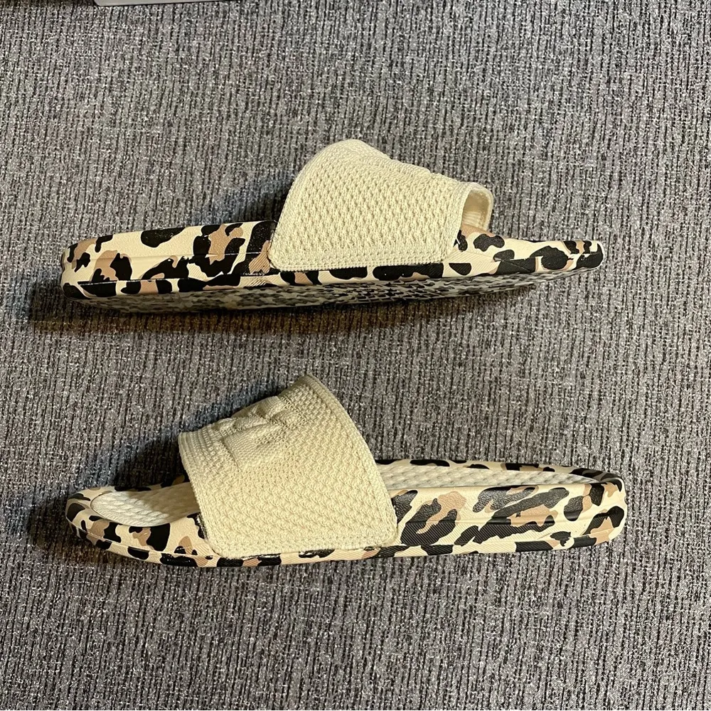 APL Big Logo TechLoom Knit Spirt Slides - Image 4