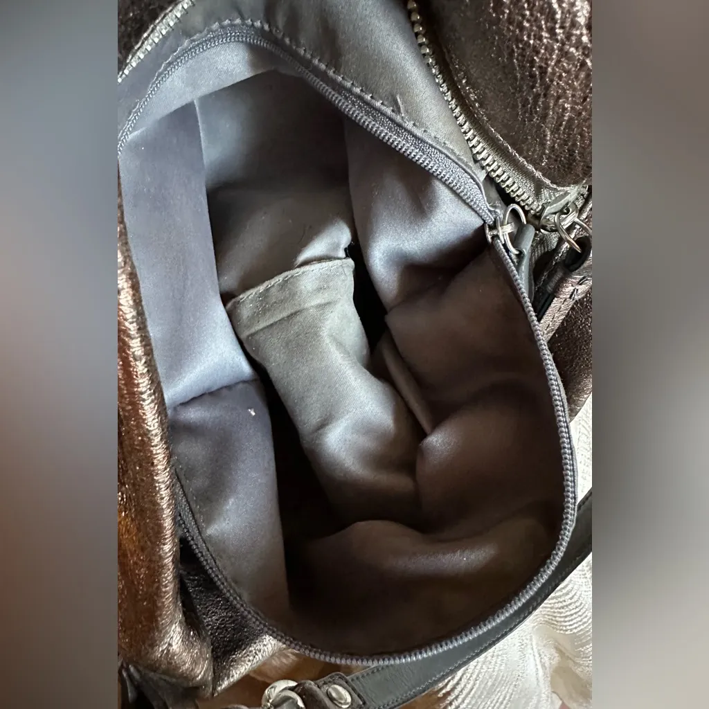 Coach Vintage Brooke Metallic Hobo Bag in Gold. - Image 11