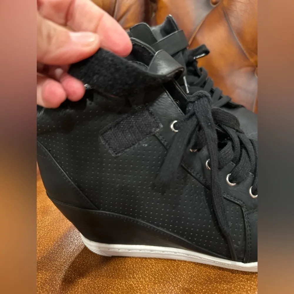 Athlefit Lace Up Wedge Sneakers High Top Black, used only one time sz 8 Black - Image 6