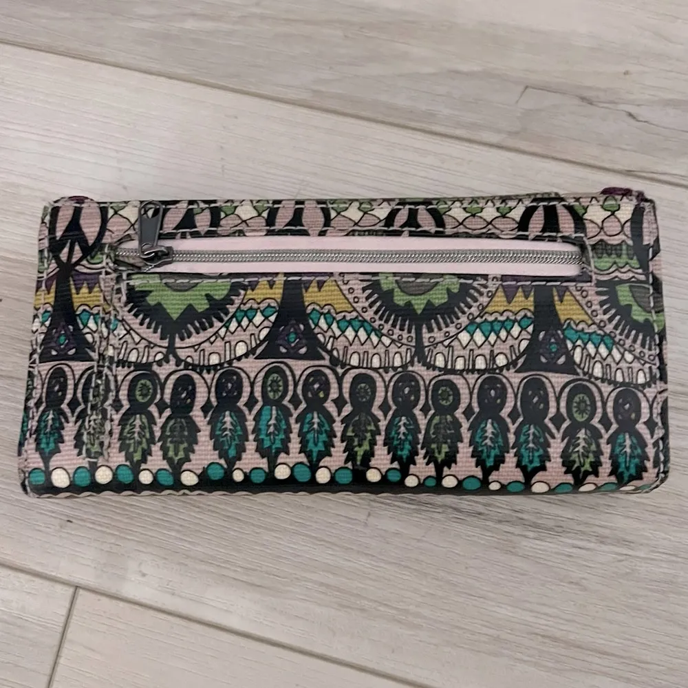 Sakroots vinyl Tri-gold boho wallet - Image 2