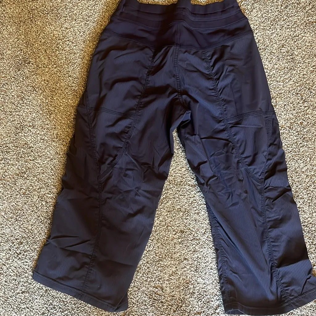 Navy blue capri length spirt pants - Image 4
