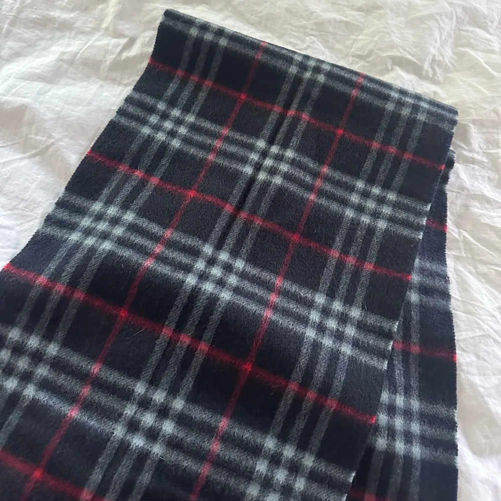 100% cashmere Burberry Scarf - Image 4