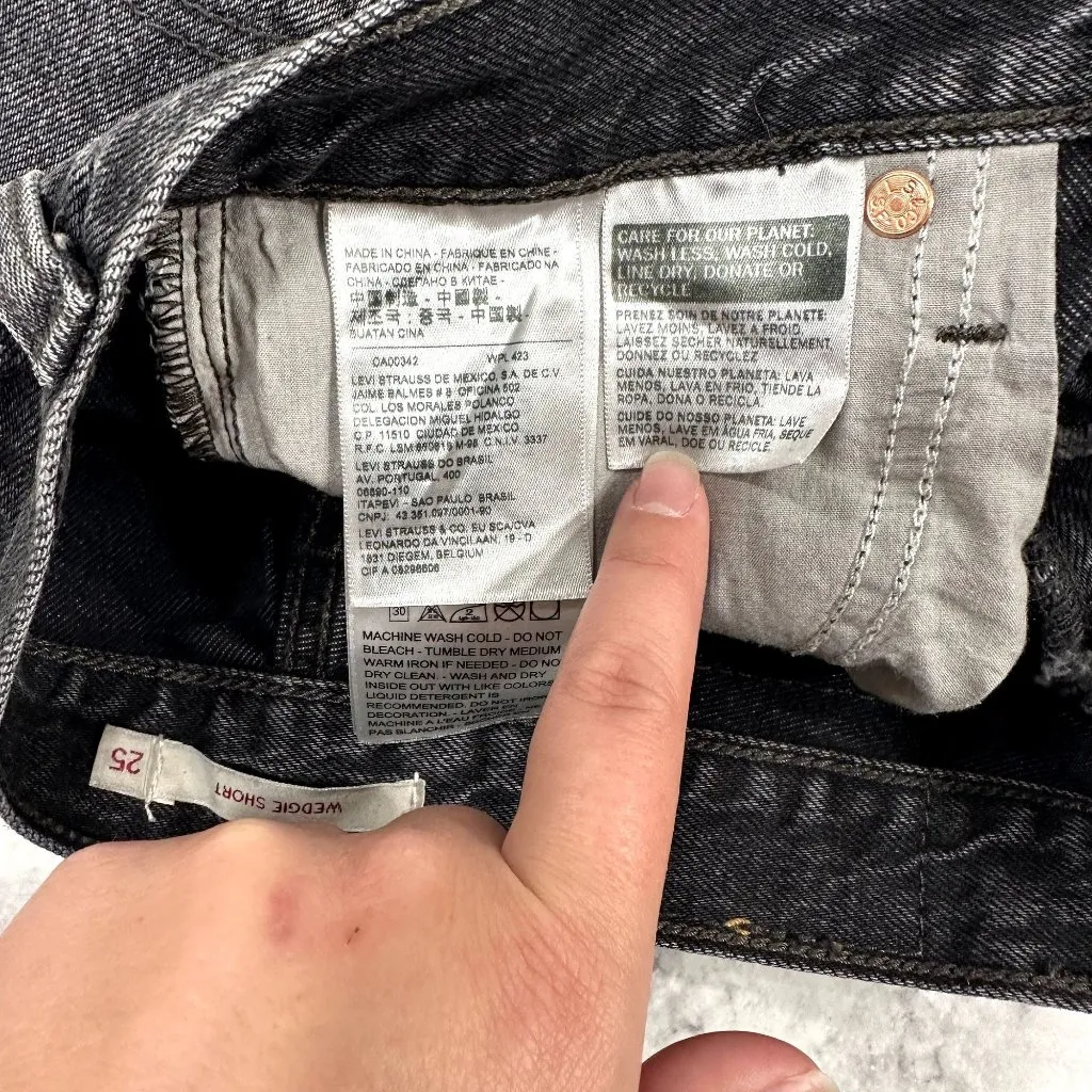 Levi's  Wedgie Short in Bling Bling - Image 9