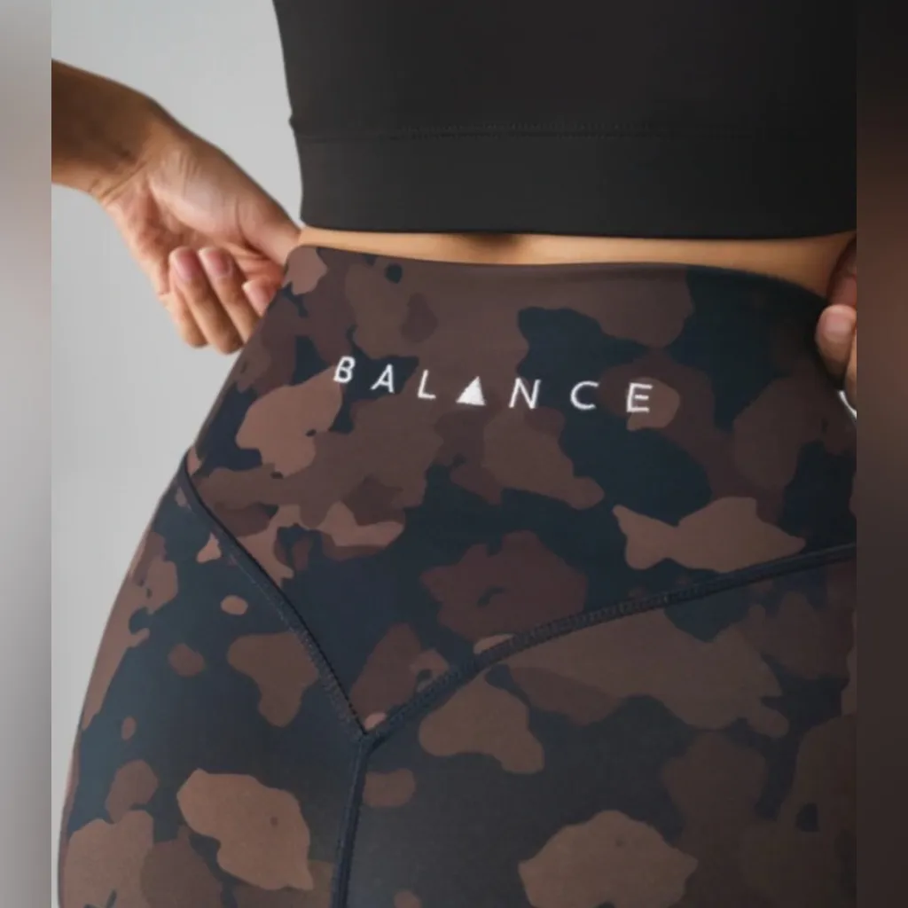 Balance Athletica‎ Vitality Ascend Base Camo Leggings Brown and Black - Image 4