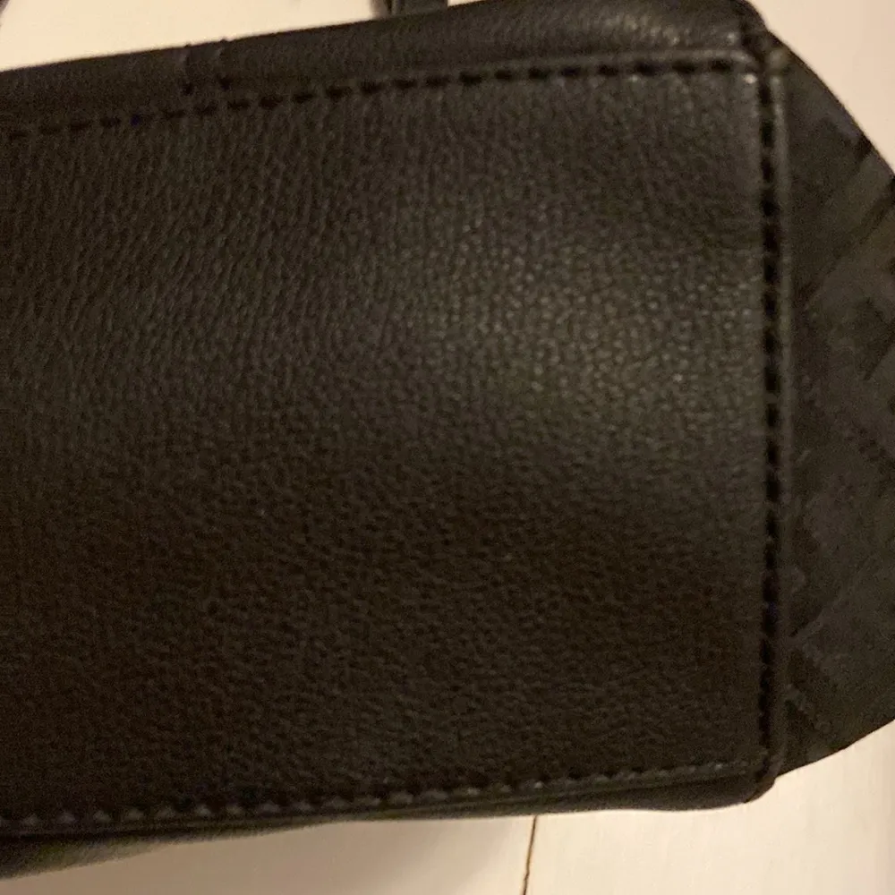 Tommy Hilfiger bag - Image 4