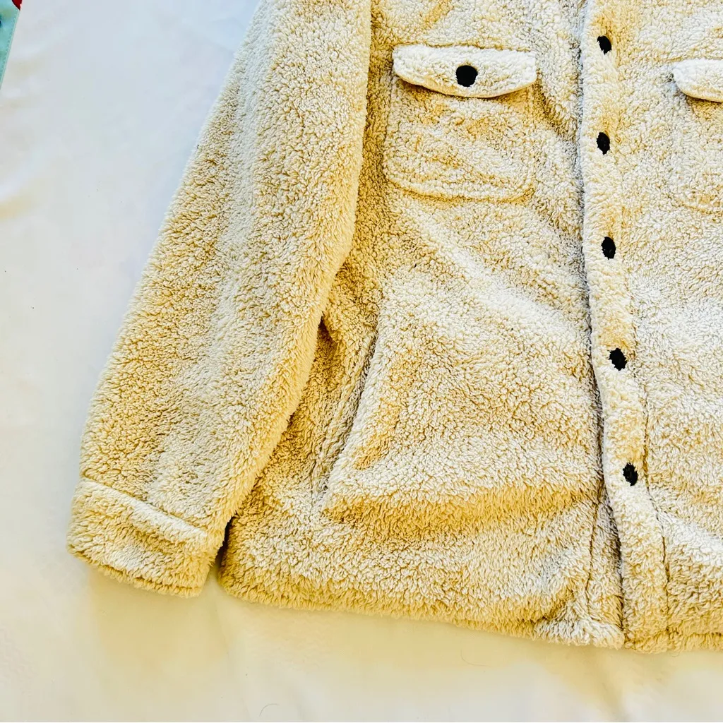 GUC Pacsun Large Sherpa Teddy Faux Fur Jacket Cream Ivory Button Pockets Plush - Image 5