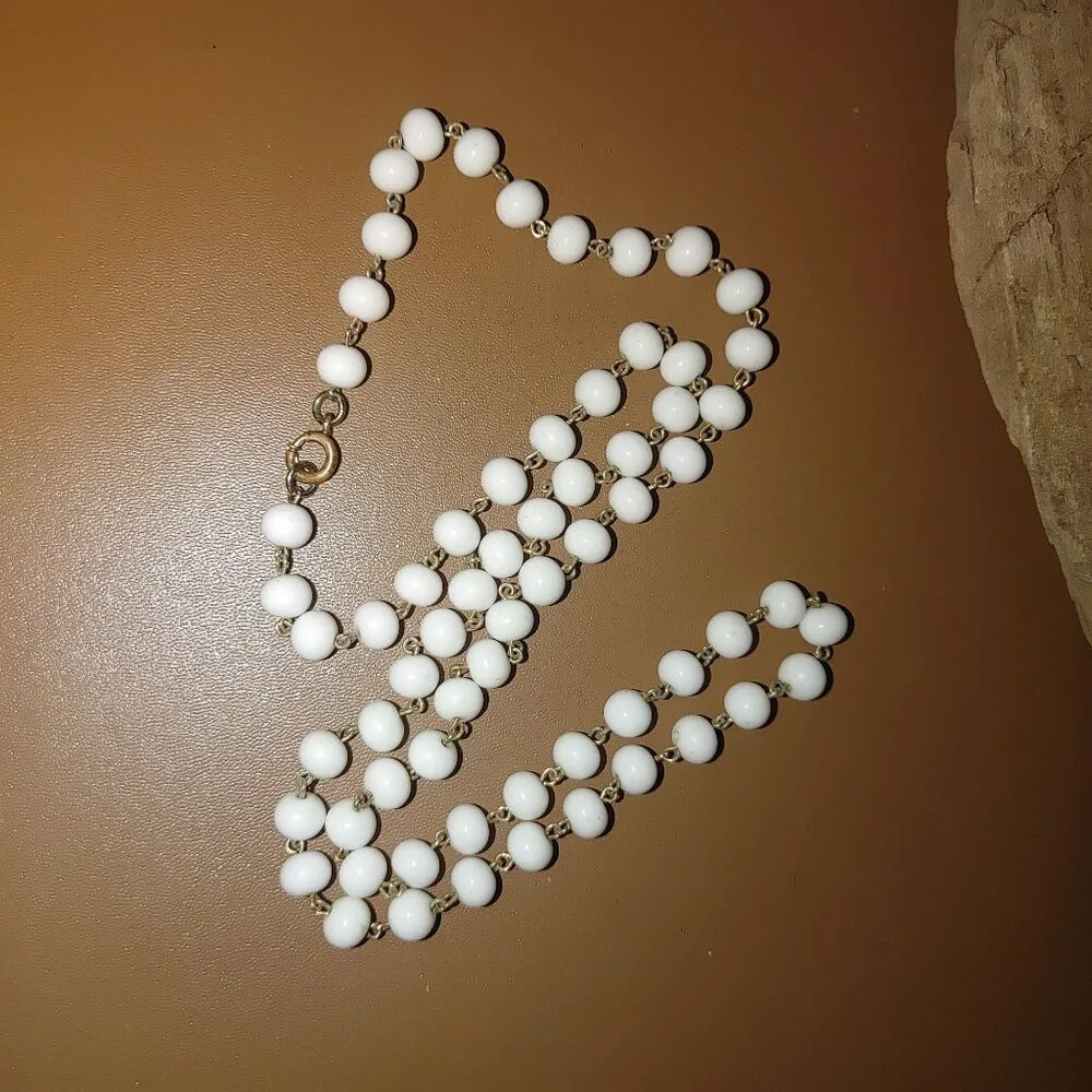 Vintage Long Milk Glass Beaded Necklace 29 inch Gold Tone Clasp White - Image 6