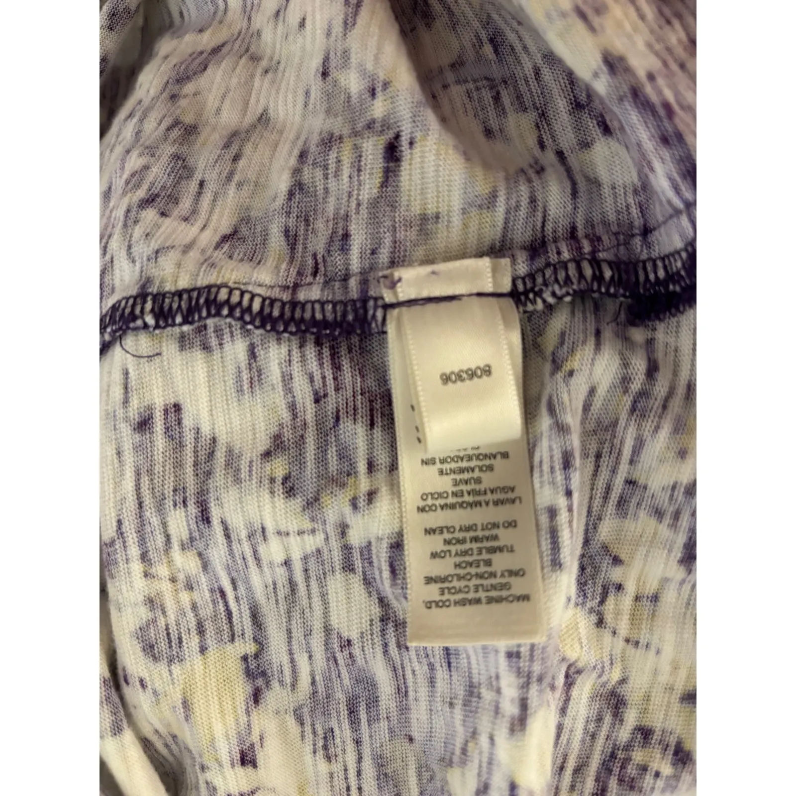 White House Black Market Outlet Sleeveless Ruffle V-Neck Top | Size Medium - Image 4