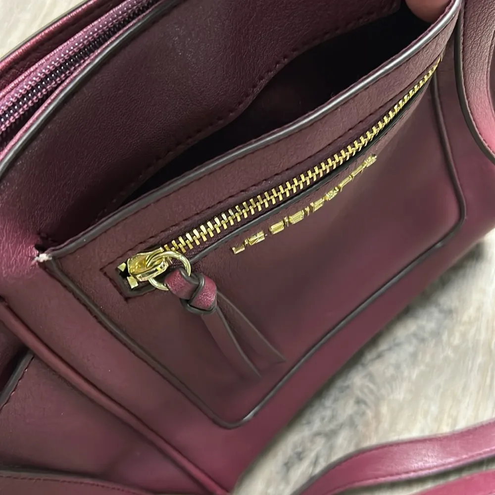 Liz Claiborne Faux Leather Crossbody Bag - Image 9