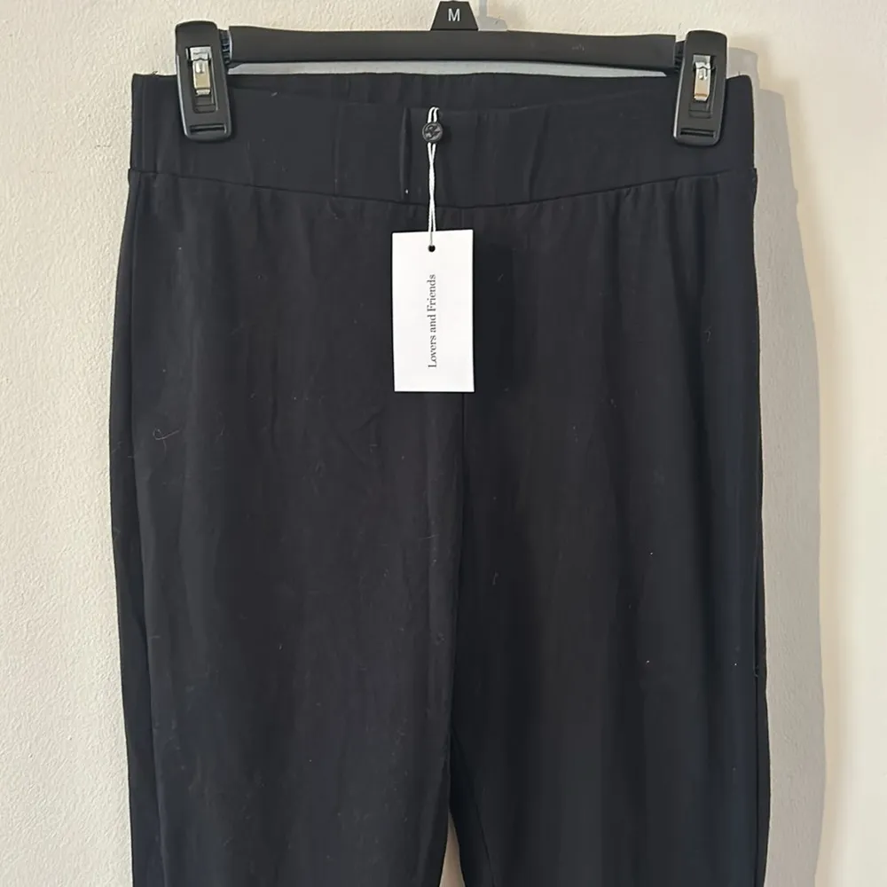 NWT Lover & Friends Women's Black Stretch Straight Pant Size Medium - Image 2