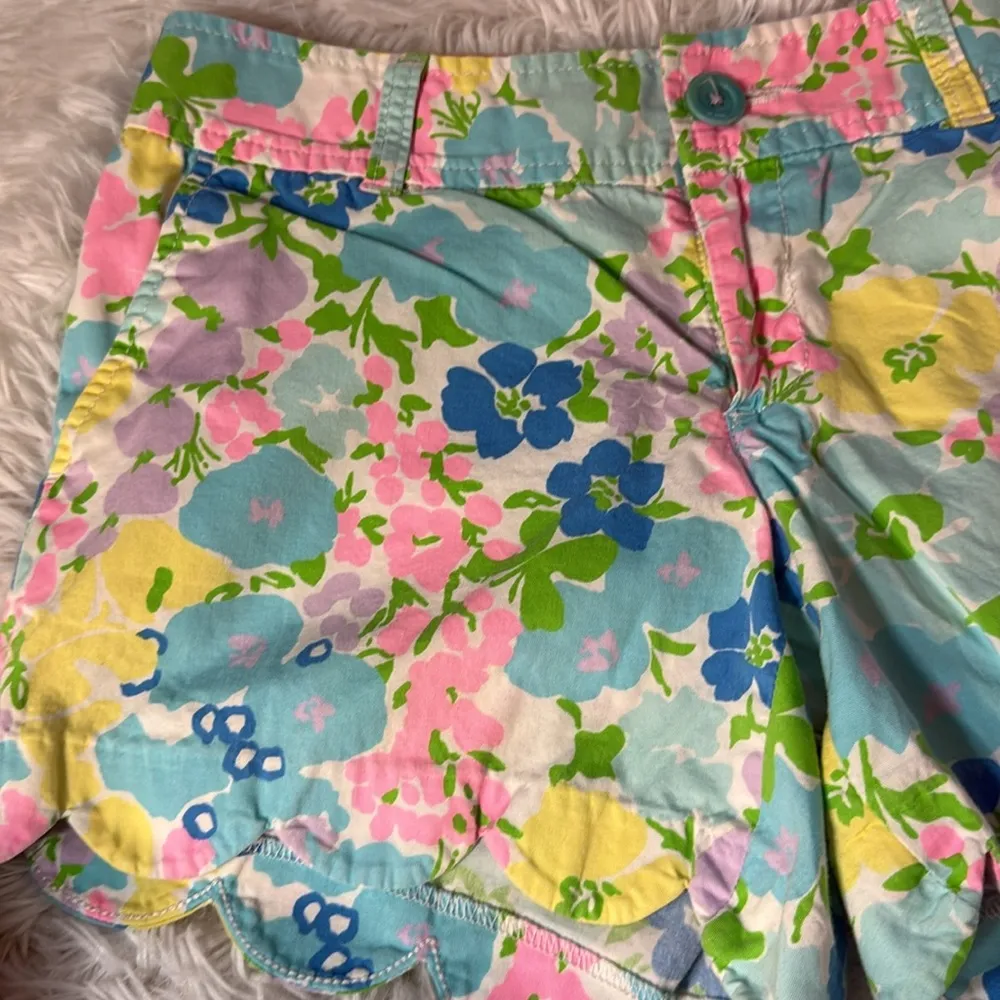 Lilly Pulitzer Spring Fling Buttercup Pastel Floral Scalloped Shorts Size 4 - Image 3