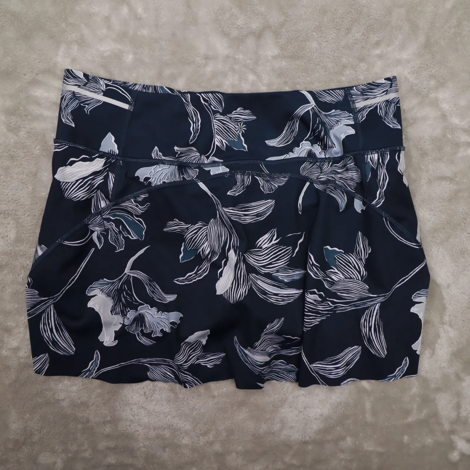 Athleta Floral Sonic Navy Blue White Tennis Golf Pickleball Skort Women's Medium - Image 3