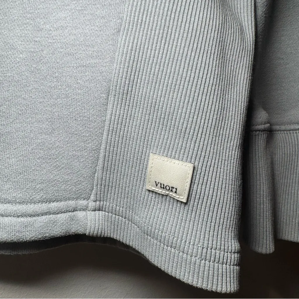 Vuori Sweatshirt Womens XS Cropped Boxy Gray Athleisure Lounge Gym Crewneck - Image 2