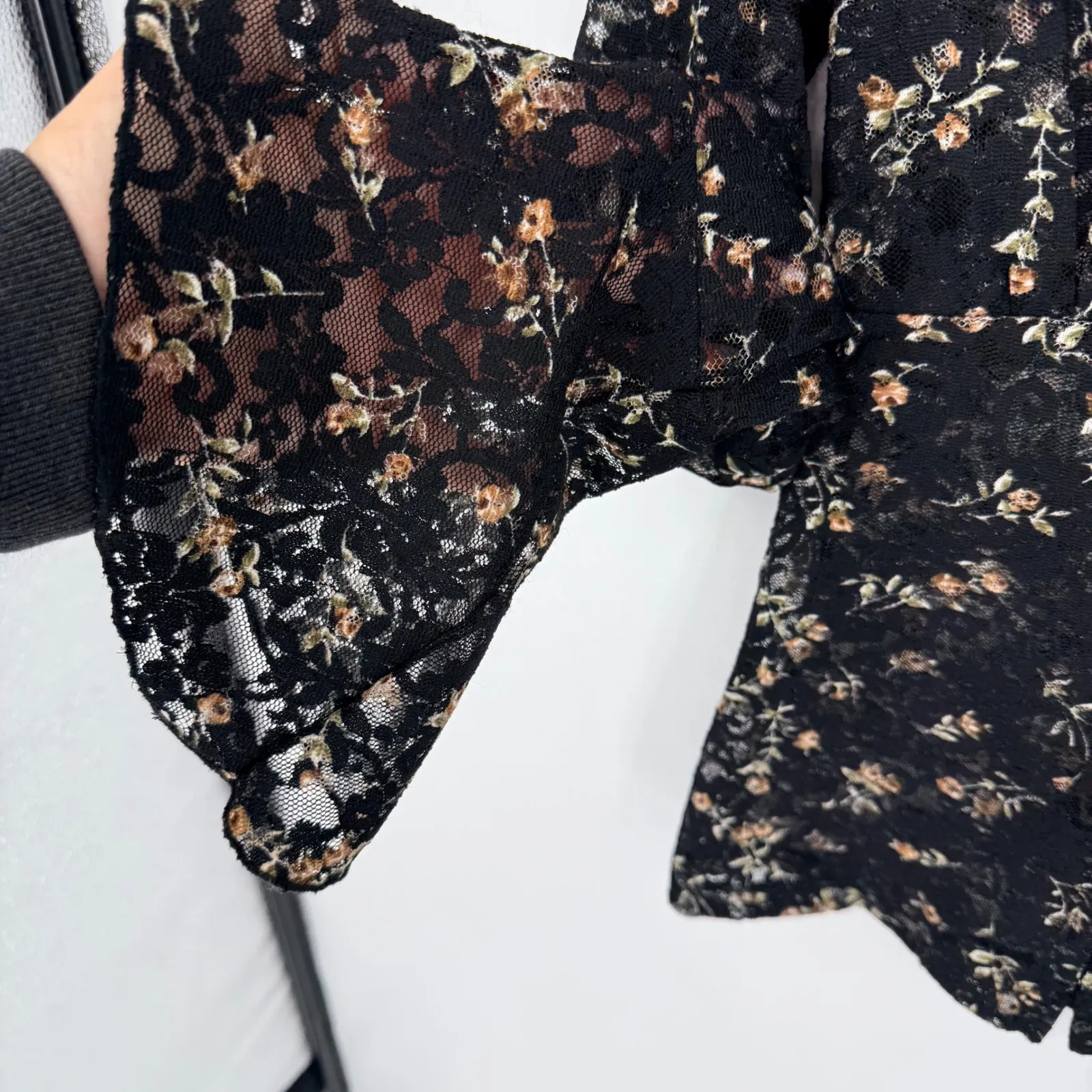 Vtg Charlotte Russe 90s Black Floral Lace Bell Sleeve V Neck Babydoll Whimsigoth - Image 5