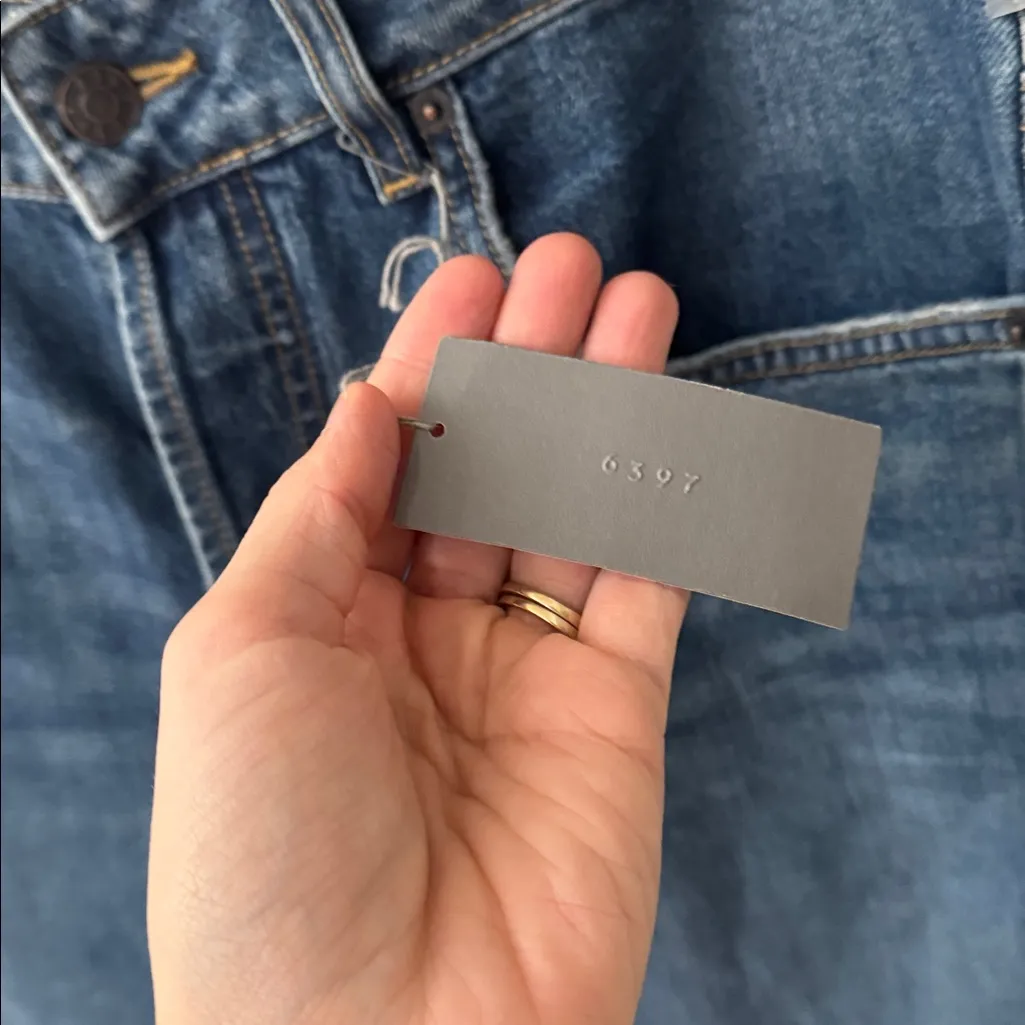 6397 Shorty Jeans Size 26 Bur Tea Wash Button Fly Distressed Ankle Hem - Image 6