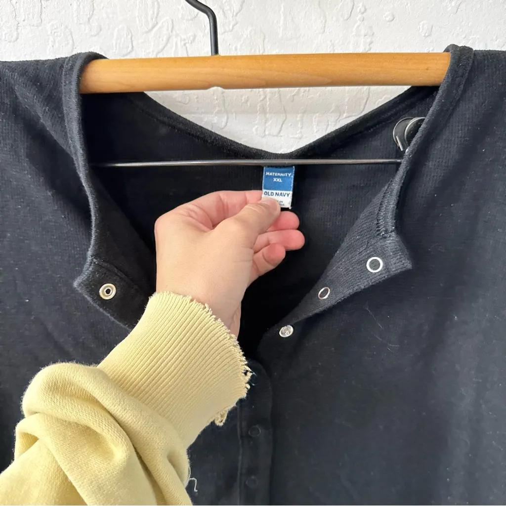 Old Navy Maternity Ribbed Side Cinch Henley T Shirt XXL - Image 2