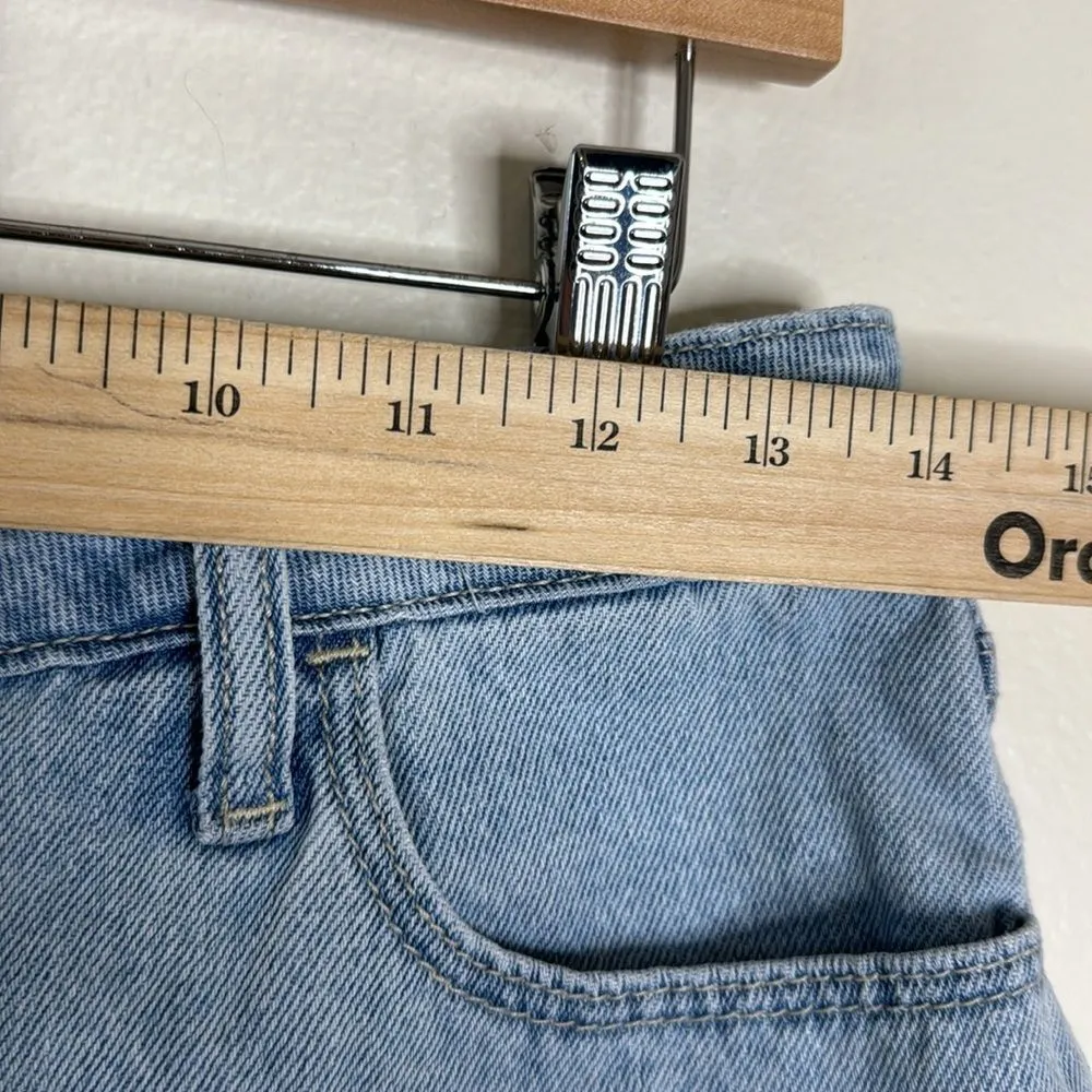 Hollister ultra high rise vintage relaxed mom cut off denim shorts size 5 - Image 4