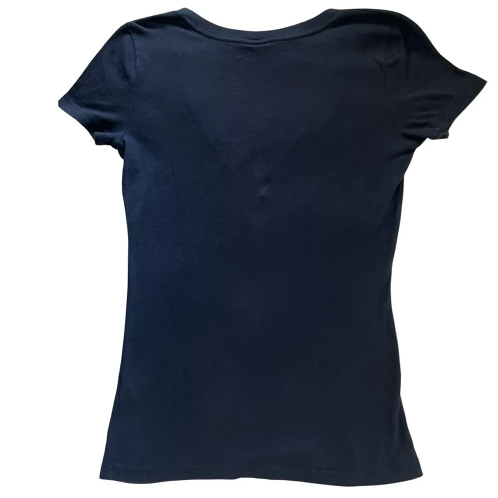 Hollister Y2K Hibiscus Flower Accents Navy Fitted TShirt Small Coastal Surf Chic - Image 2