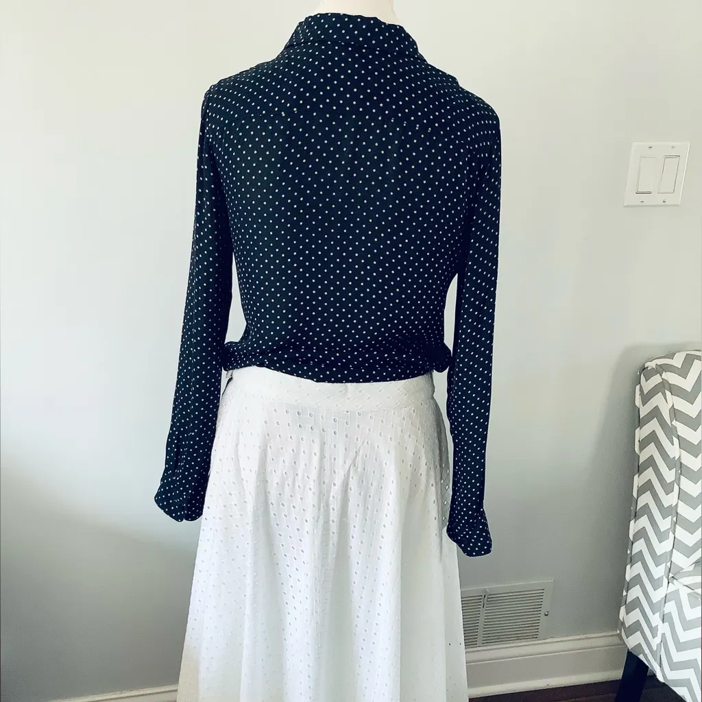 SUPER CUTE 🖤🤍🖤 SILK TOP ❤️ Blue Size 8 - Image 4