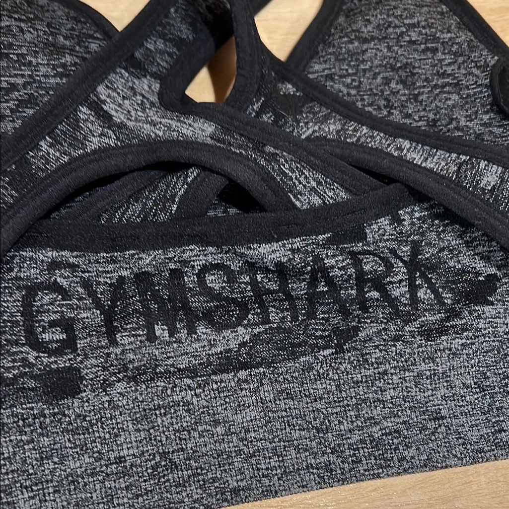 Gymshark Gray‎ and Black Sports Bra Seamless Design small - Image 4