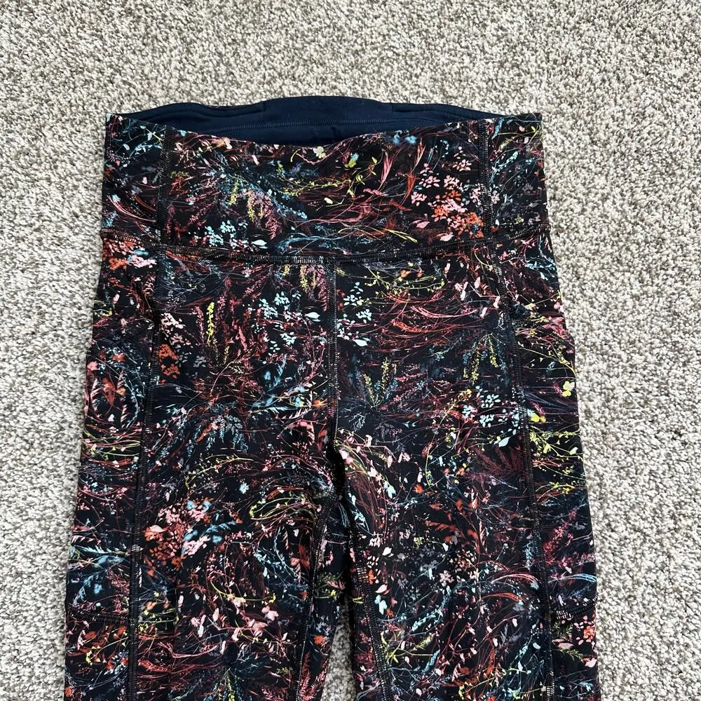 Lululemon black floral nature pattern leggings size 6 - Image 3