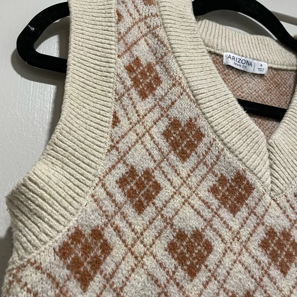 Arizona Jean Co. Preppy Brown & Cream Plaid Sleeveless V-Neck Sweater Vest - S - Image 6