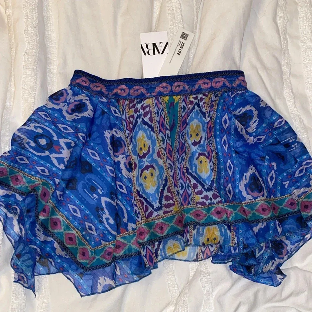 Zara Printed Asymmetric Short Skirt - Image 9