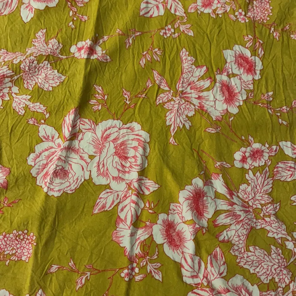 Buckle Black Floral Yellow high low tank Large - Image 4