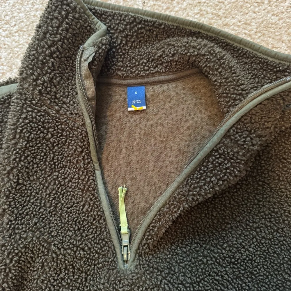 Green Old Navy Sherpa - Image 3