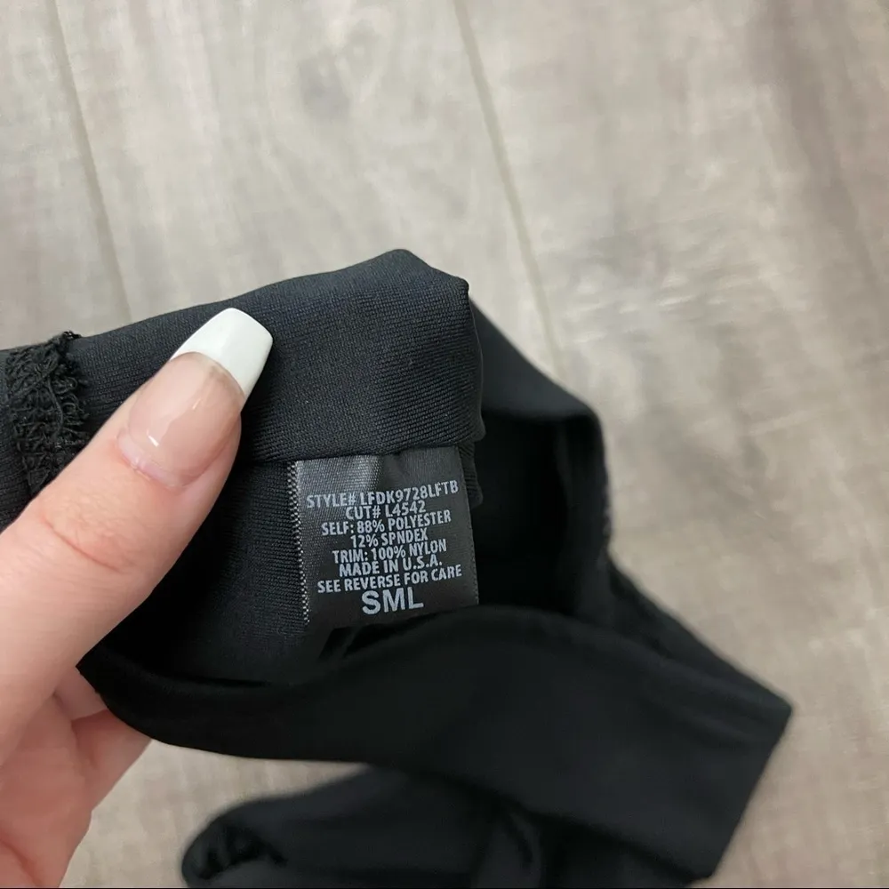 LF The Brand Logo One Shoulder Tank Bra Black Size Small - Image 7