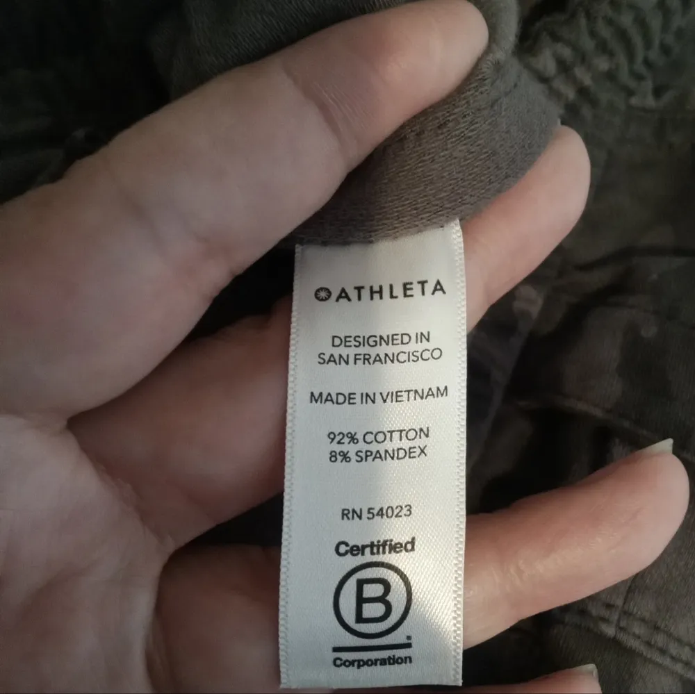 Athleta Farallon jogger camo women's zero - Image 4