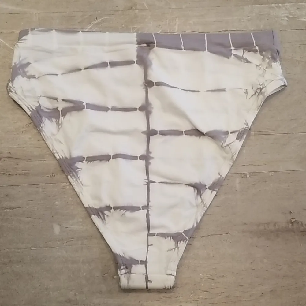 💕L*SPACE💕 Frenchi High Waisted Bottoms ~ Tie Dye - Image 12