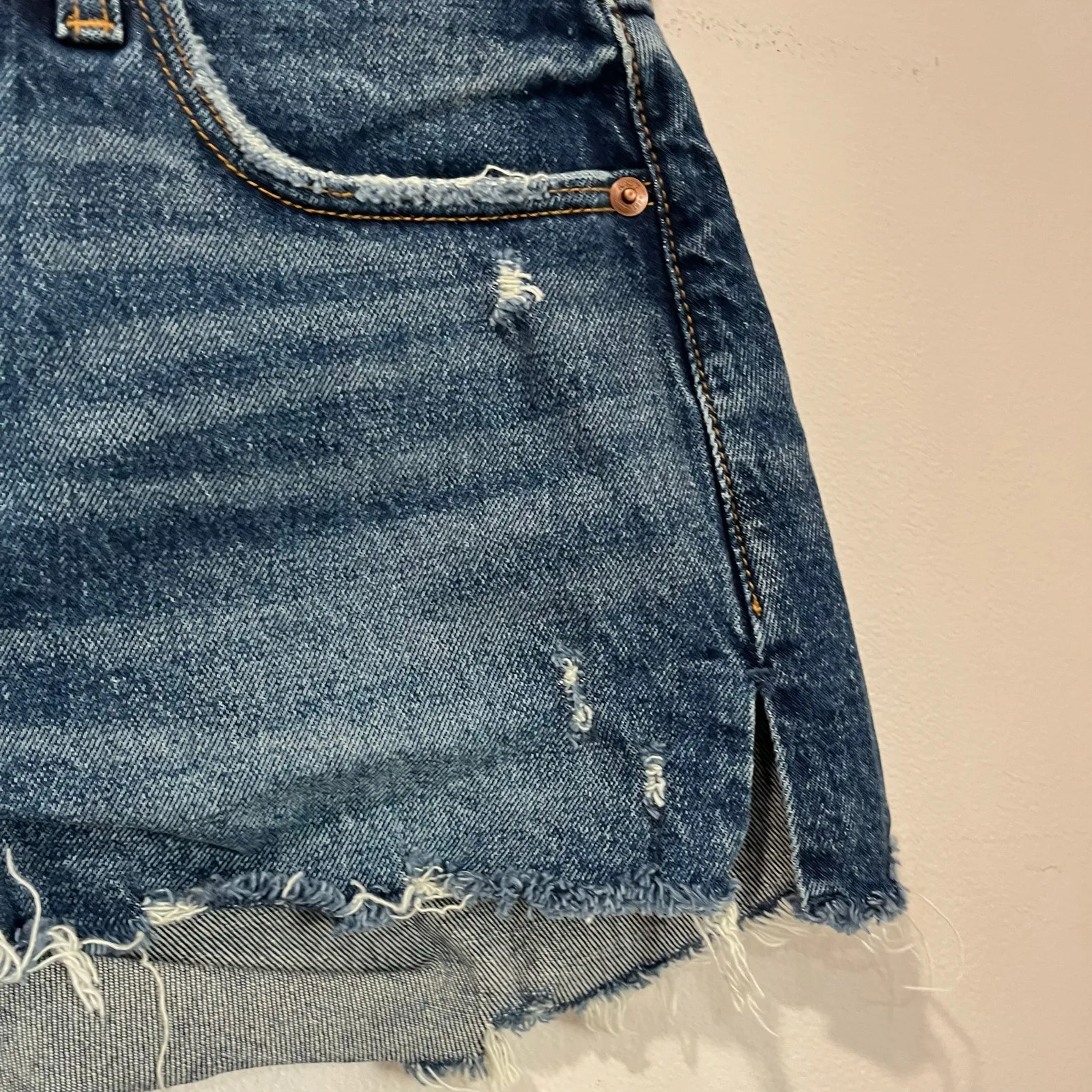 Abercrombie Mom Short Mid Rise Curve Love Size 24 Distressed Denim Shorts - Image 5